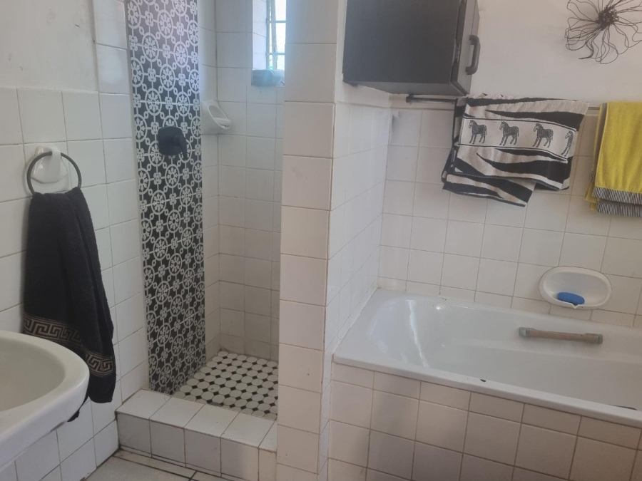 1 Bedroom Property for Sale in Meerhof North West